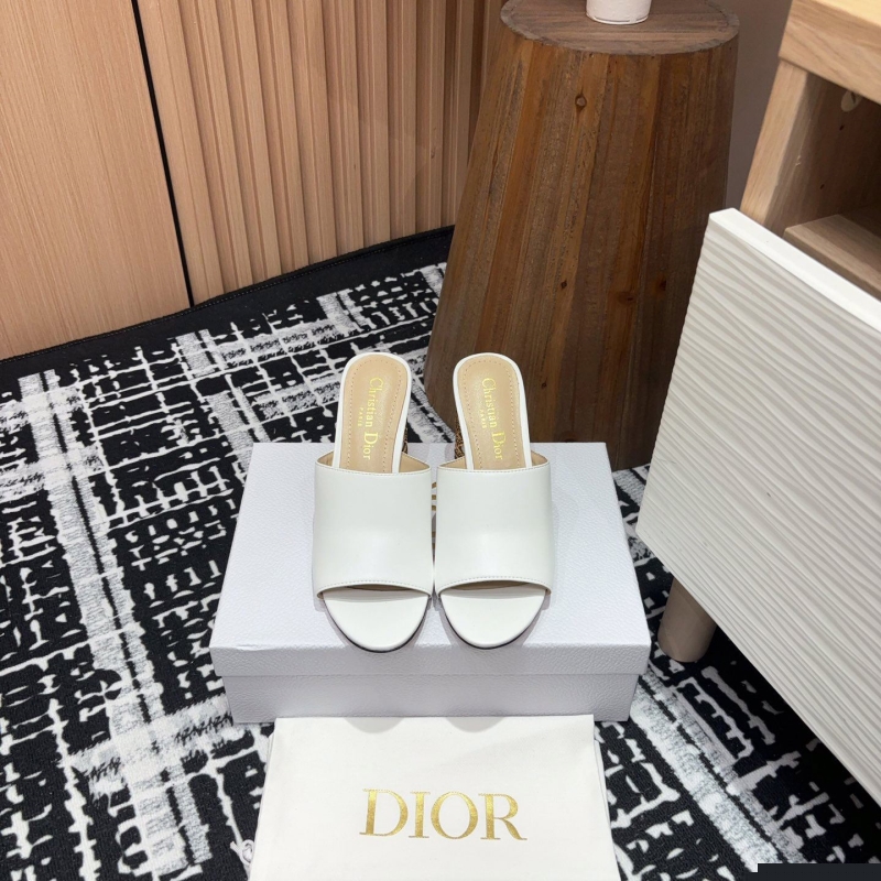 ch**an D*or slippers